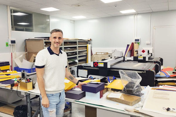Choosing colors and materials for packaging production in China